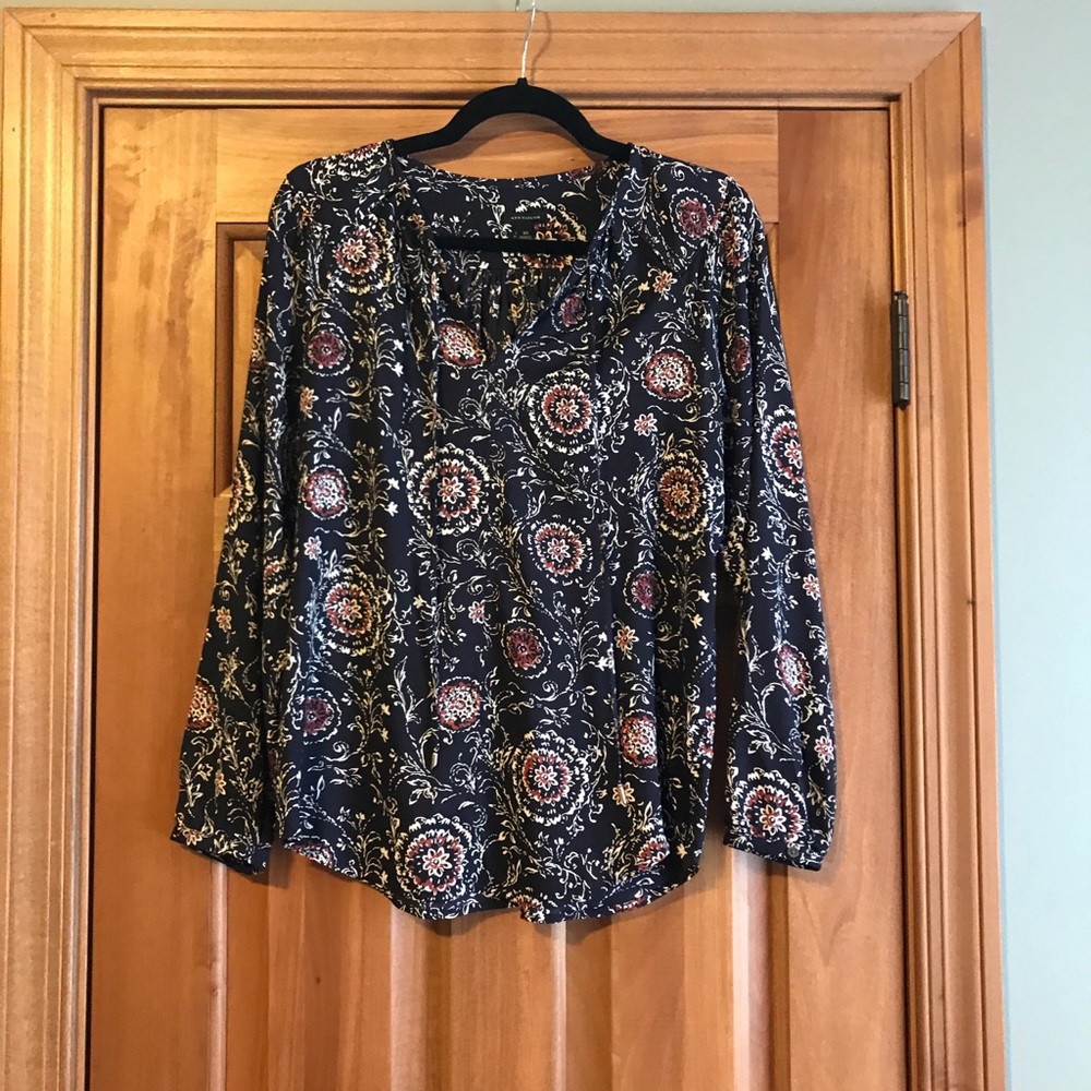 Ann Taylor V neck blouse